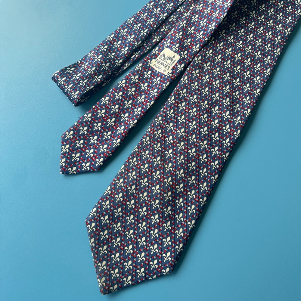 HERMÈS 100% Silk Tie